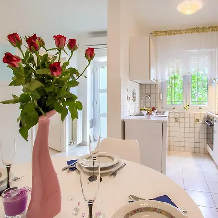 Paola Apartmán Pula