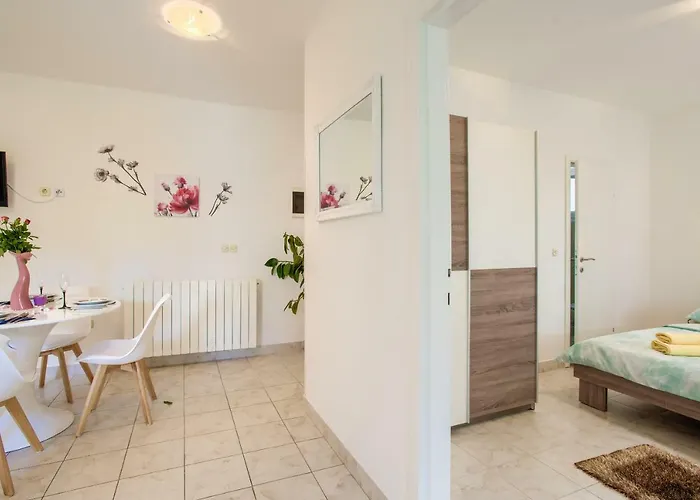Paola Apartment
