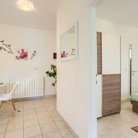 Paola Apartment